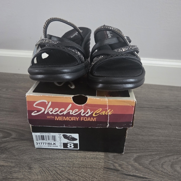 Women's Skechers Cali with memory foam sandals size 8 NEW - Picture 1 of 6